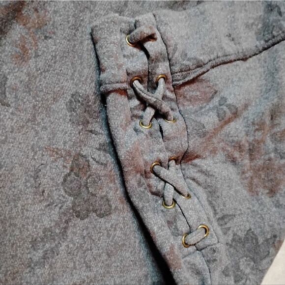 M Shirt Duo USED - Picture 4 of 9